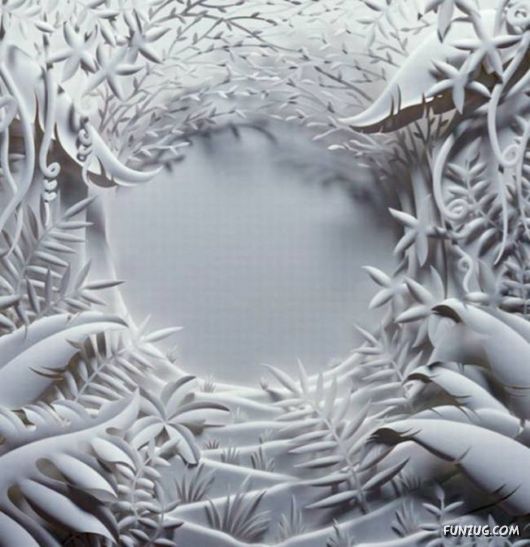 Awesome Artistic Paper Sculpture