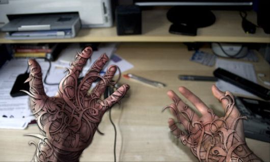 Amazingly Photoshopped Hands And Fingers