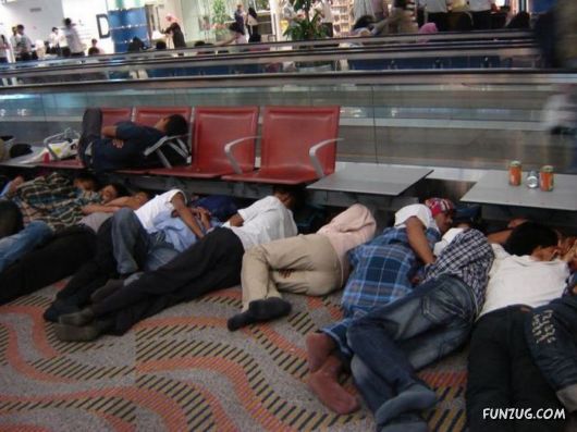 How People Sleep on the Airports