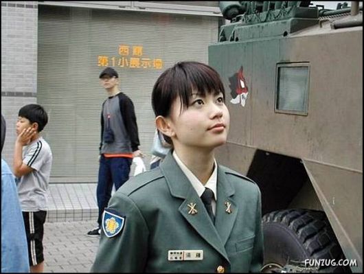 Beautiful Military Women Around the World