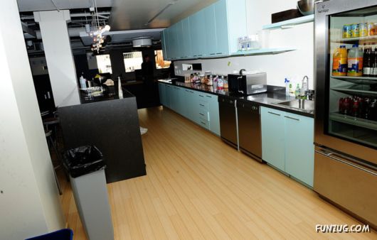 Amazingly Beautiful Twitter Office