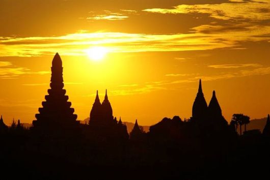 Myanmar - Golden Land Of Pagodas And Temples