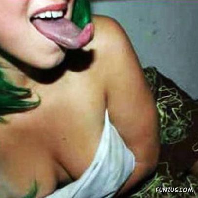 Galz with Freakishly Long Tongues