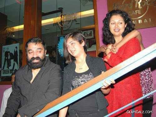 Pretty Akshara Haasan Photo Gallery