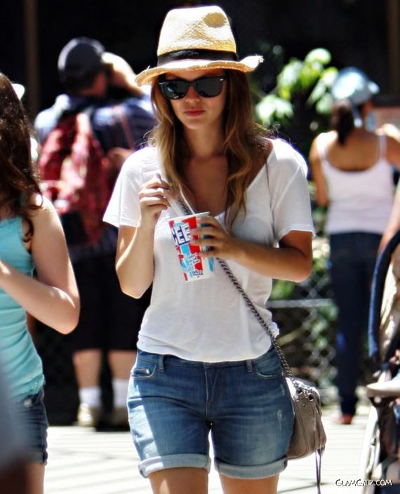 Stylish Rachel Bilson Candids