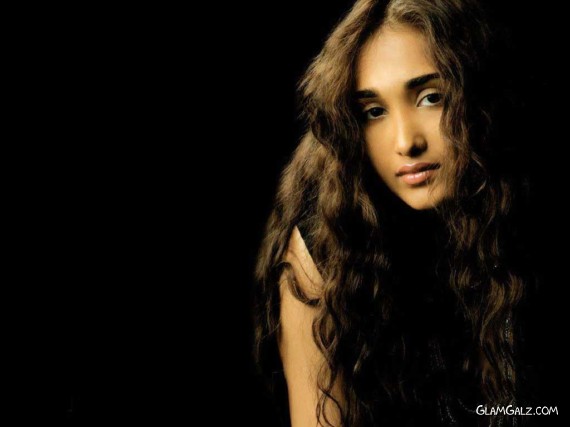Click to Enlarge - Bolly Beauty Jiah Khan hotw