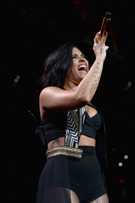 Demi Lovato Performing At FLZs Jingle Ball