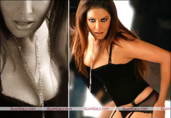  Sensational Singer Poonam Jhawar