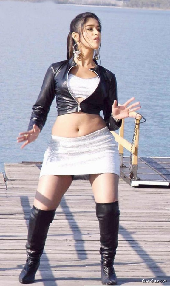 Lovely Stylish Ileana D'Cruz