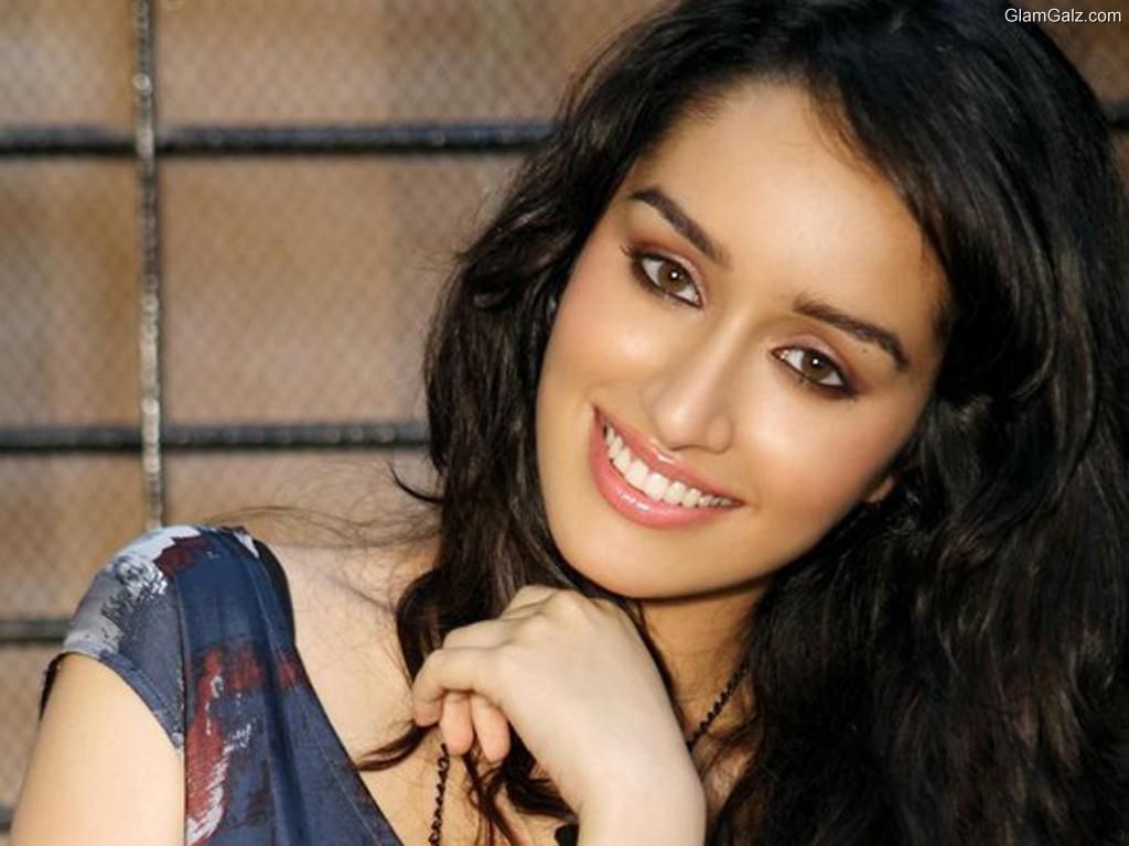 Beautiful Shraddha Kapoor Wallpapers | GlamGalz.com