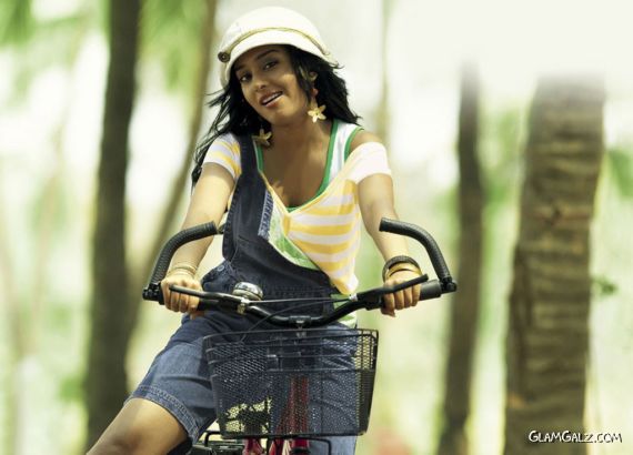 Click to Enlarge - Beautiful Amrita Rao Wallpapers