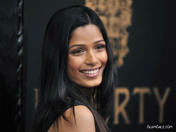 Click to Beautiful Freida Pinto Wallpapers