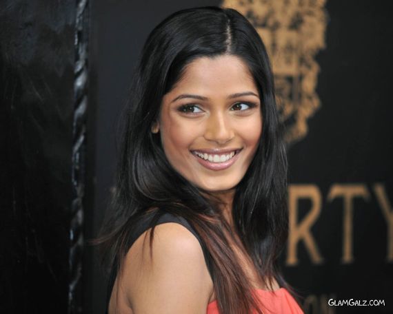 Click to Beautiful Freida Pinto Wallpapers