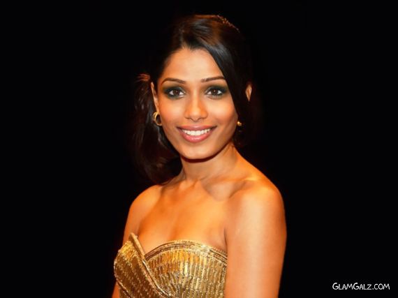 Click to Beautiful Freida Pinto Wallpapers