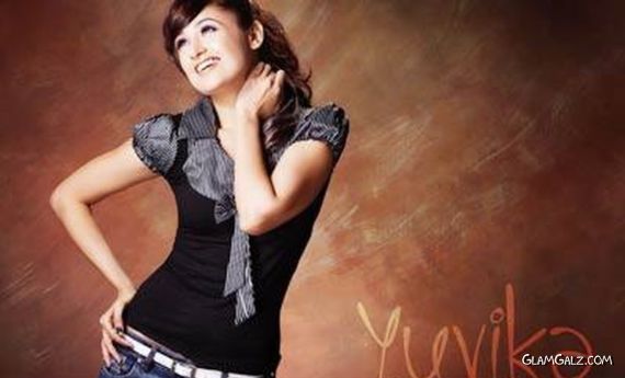 Click to Enlarge - Yuvika Choudhary Hot Wallpapers