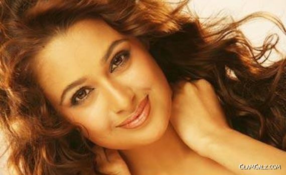 Click to Enlarge - Yuvika Choudhary Hot Wallpapers