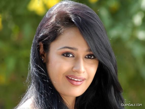 Click to Enlarge - Yuvika Choudhary Hot Wallpapers