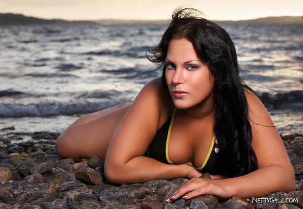 Hottest Bikini Galz Ever!