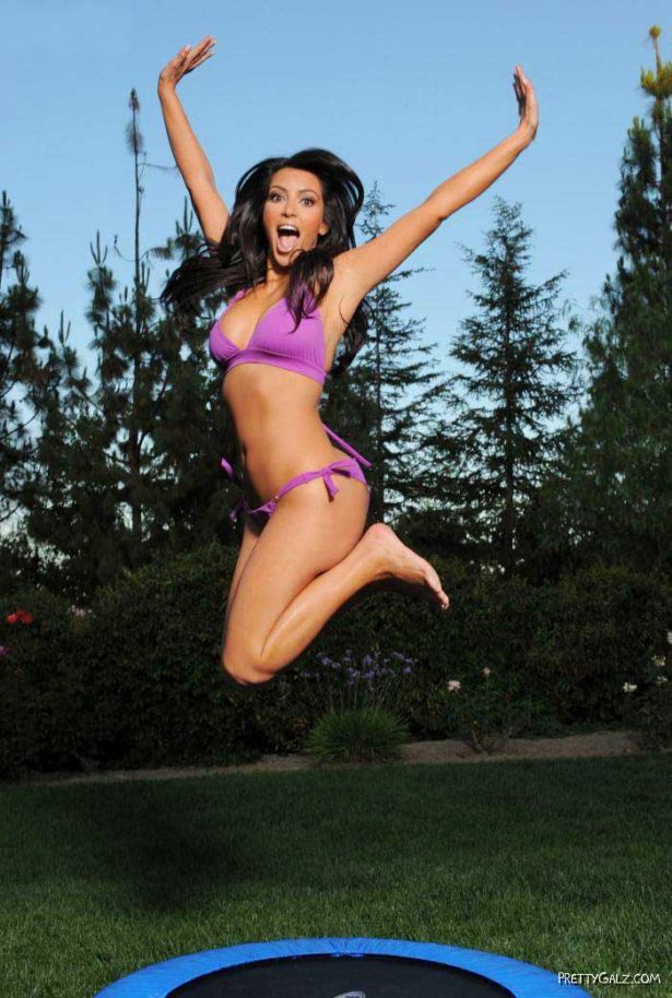 Miss Kardashian Enjoying In Her Resort